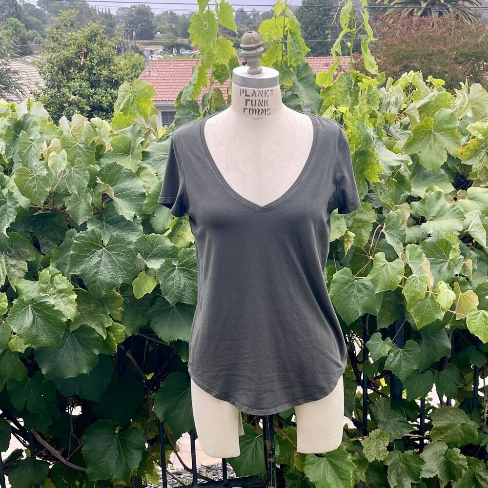 Lululemon Love V-Neck Tee Short Sleeve Shirt Olive Green Womens Medium